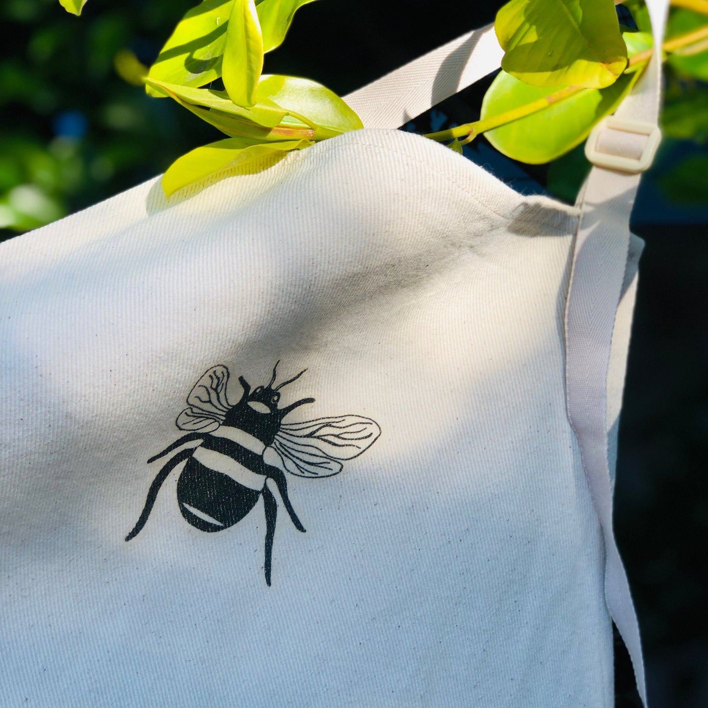 Bee Apron Natural